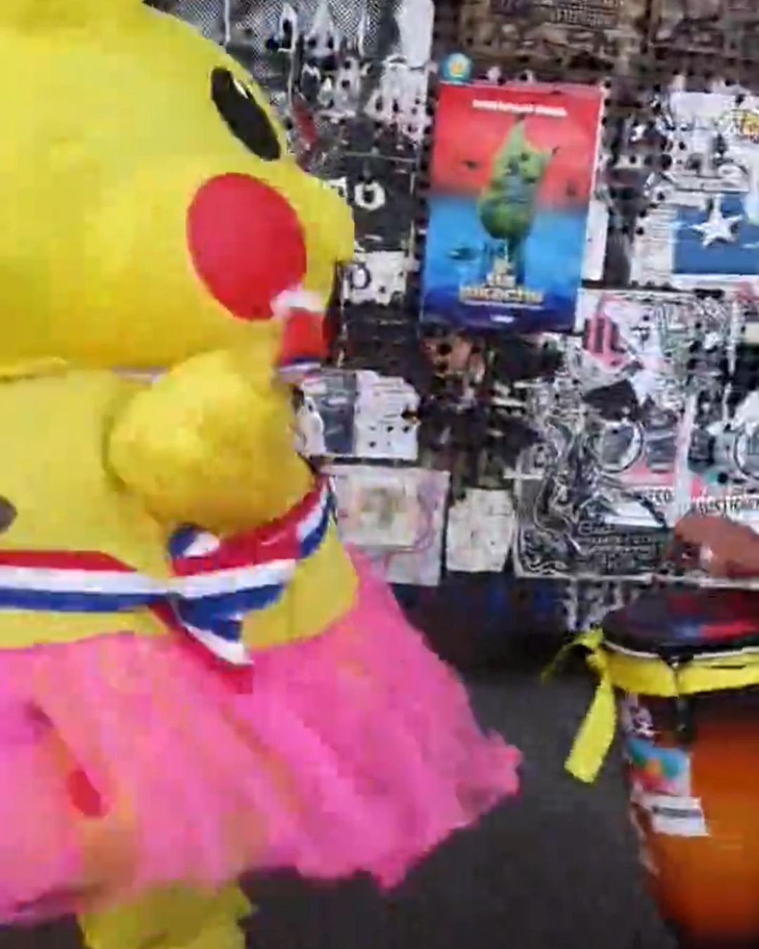 grafica-tia-pikachu-giovana-grandon-02