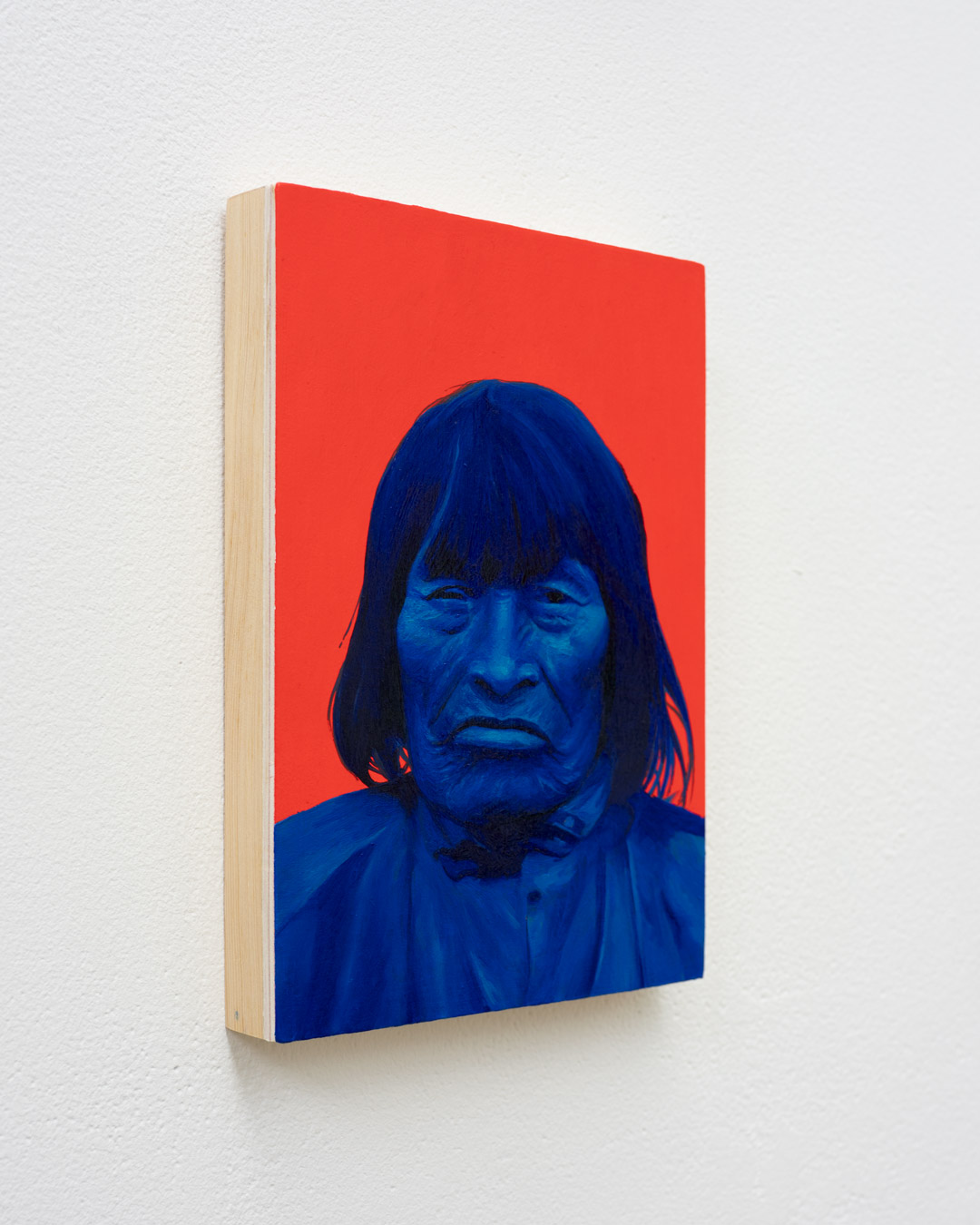 Mujer de azul y rojo, Óleo, sobre panel de madera, 18 x 13 cm