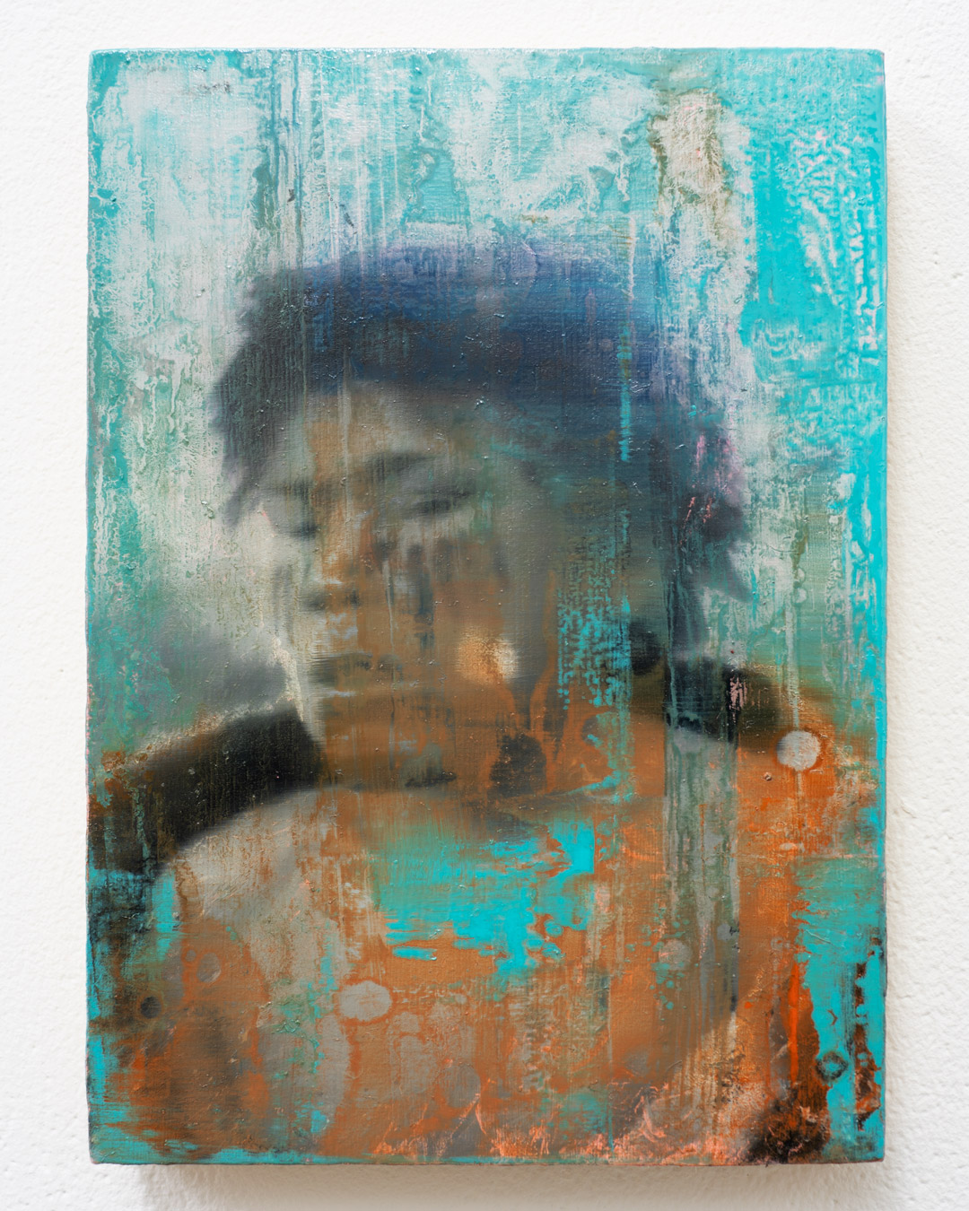 Niño en cian y naranja, Óleo, sobre panel de madera, 18 x 13 cm